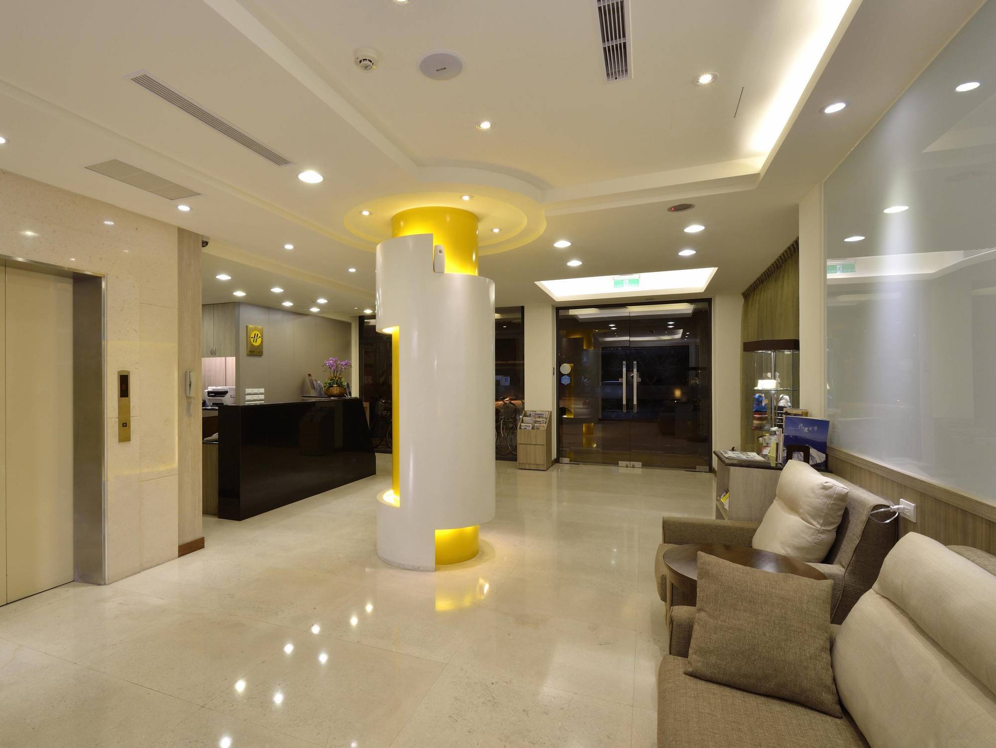 Fupin Hotel Хуалянь Екстер'єр фото